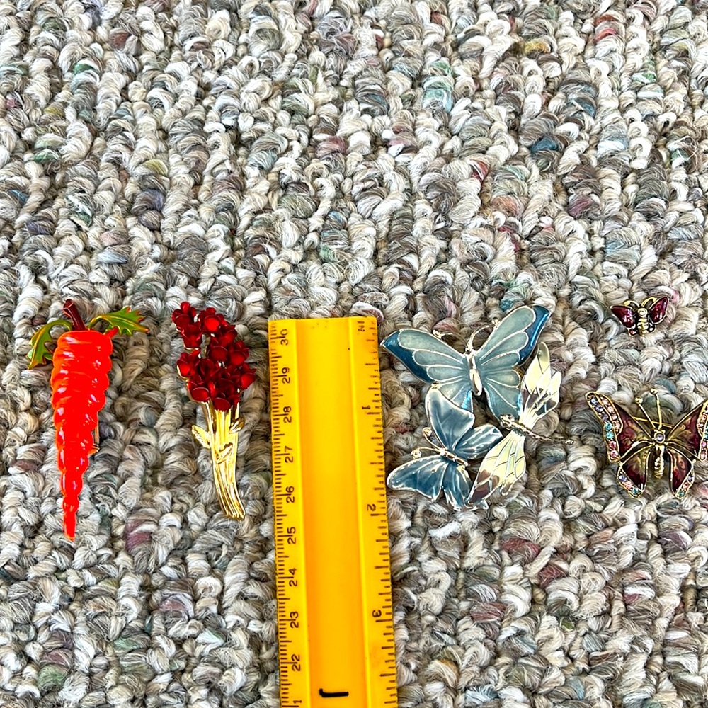 Assorted pins